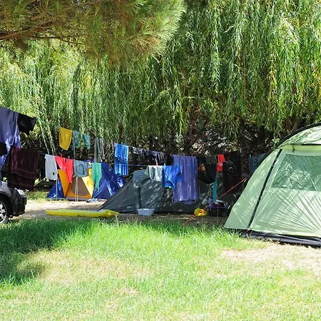 Camping Le De La 3*
