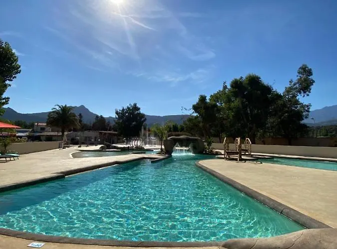 Le De La אתר קמפינג 3*