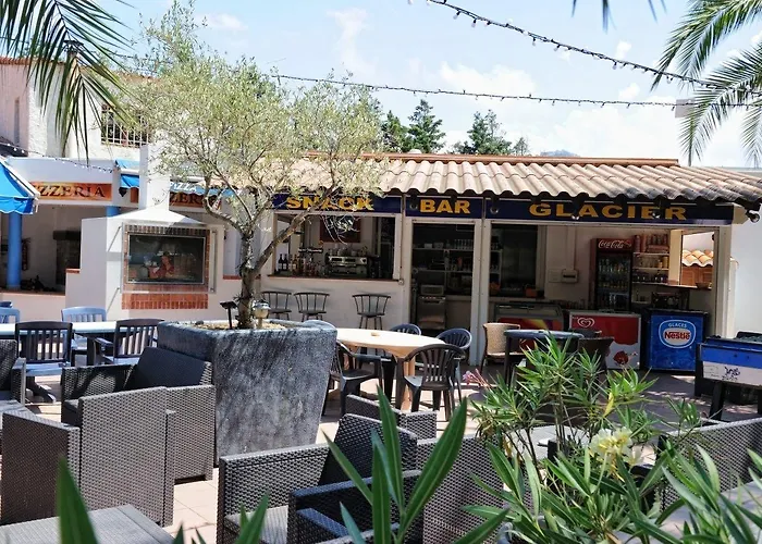 Le De La אתר קמפינג 3*