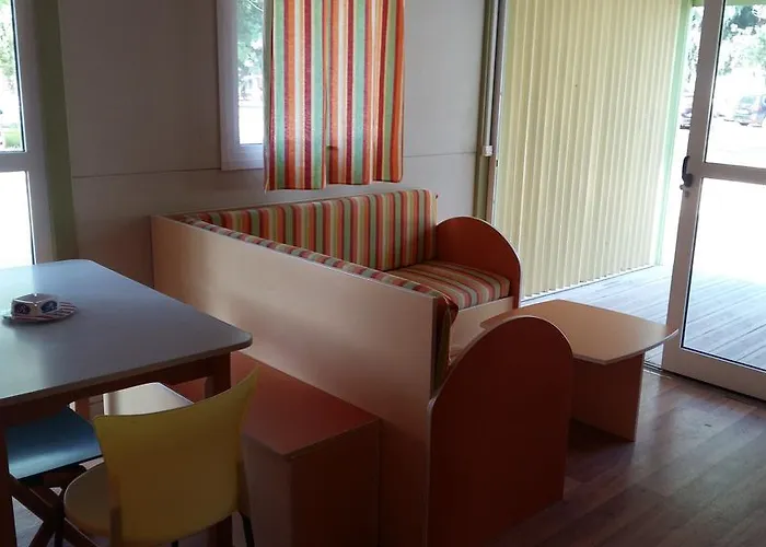 אתר קמפינג Le De La 3*